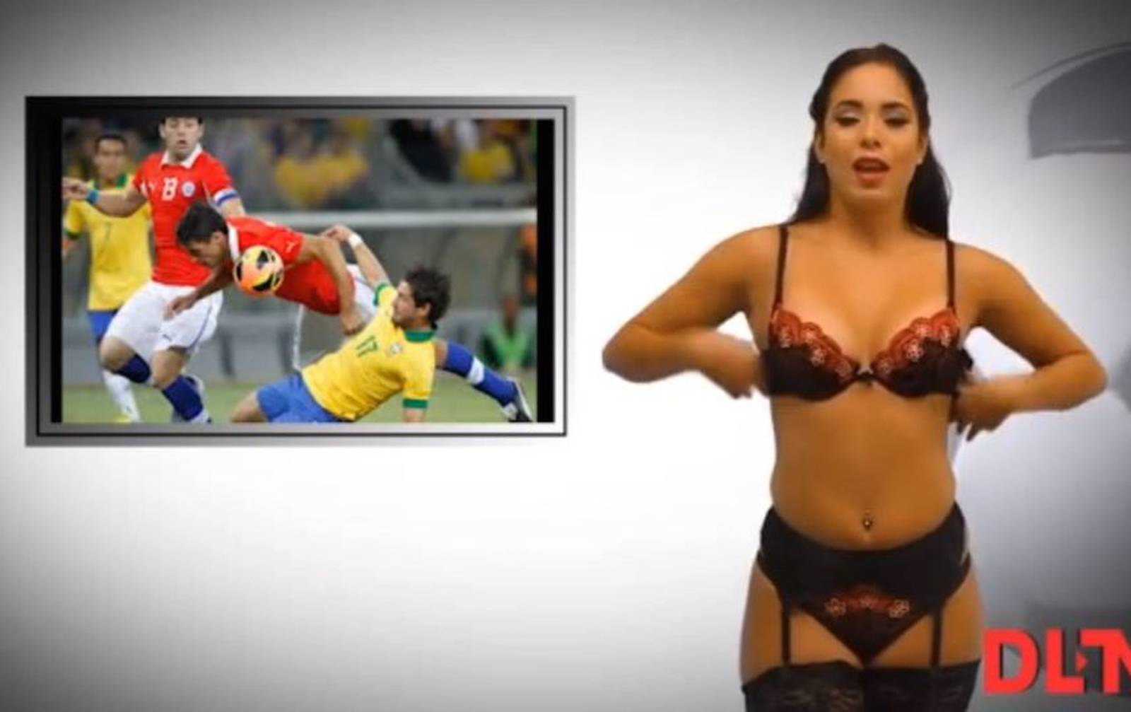 La Noticia Al Desnudo Conductoras Topless En Youtube Publimetro Colombia