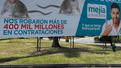 “Hasta fotogénicos son”: reacciones por la valla en la que le cambian las cabezas a unas ratas en Medellín