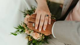 Congreso tramita proyecto de ley que beneficiaría a las parejas de recién casados