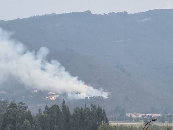 Un nuevo incendio ocurrió en los cerros orientales durante este jueves santo en Bogotá