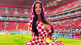 Ella es la hincha que reta a la censura de los catarís mostrándose muy sexy en los estadios del Mundial