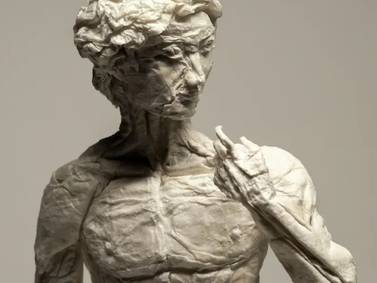 Esta réplica del David de Miguel Ángel está hecha con una sola hoja