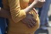 Mujeres embarazadas podrán reclamar kit prenatal que ofrecerá el Gobierno: todo lo que debe saber para conseguirlo