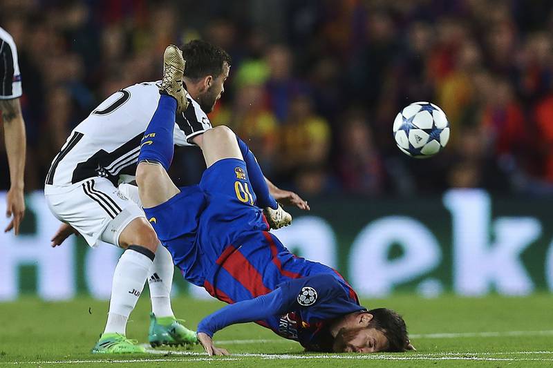 Caída de Lionel Messi vs Juventus