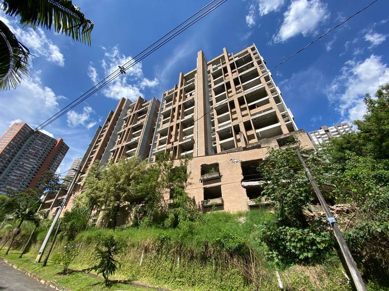 Edificio Continental Towers en El Poblado de Medellín.