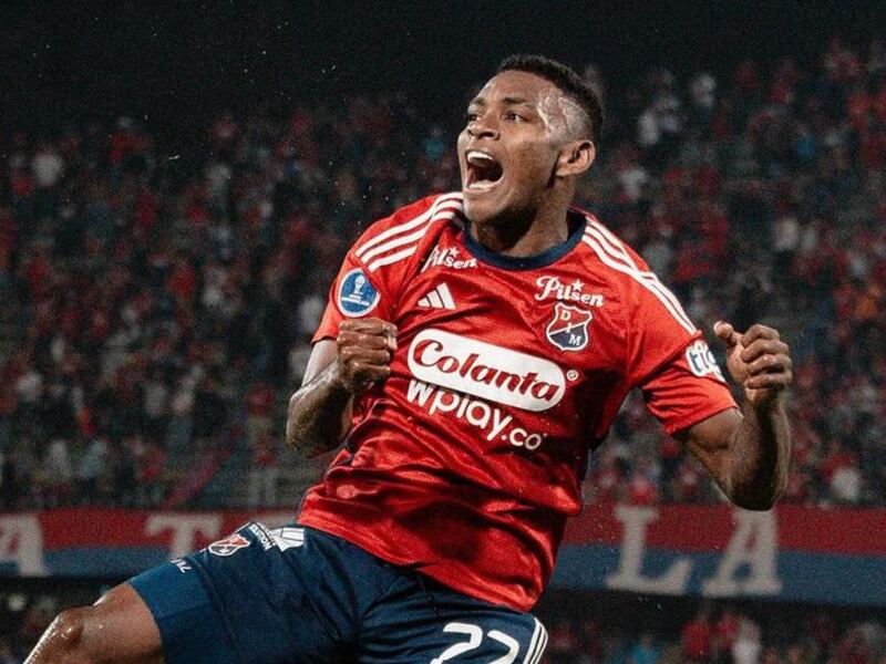Jugador del Medellín se comió un gol imposible de fallar y protagonizó el ‘blooper’ del año