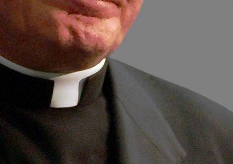Arzobispo y obispo polacos, sancionados por no informar de abusos a menores