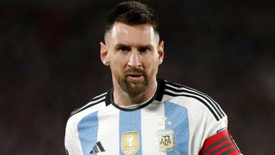 “Un insulto a la realidad”, periodistas colombianos estallaron al ver que Messi ganó el premio The Best