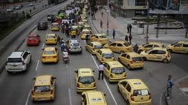 Acuerdo entre taxistas, motociclistas y Distrito de Bogotá: puntos claves para asegurar la movilidad en la capital