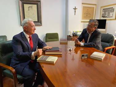 Primeras imágenes de la histórica reunión entre Álvaro Uribe y Gustavo Petro