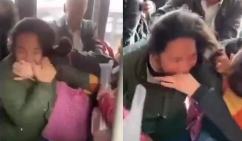 Dos mujeres se pelearon hasta con mordiscos en TransMilenio
