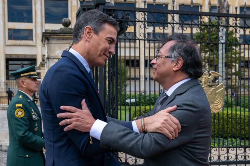 Presidente español ofrece su país para diálogos de paz