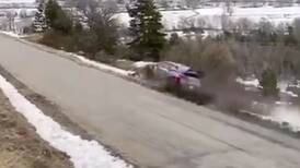 VIDEO: Campeón del mundo sufre escalofriante accidente en mundial de rally