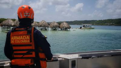 Armada colombiana sigue en la búsqueda de tres personas en aguas del océano Pacífico 