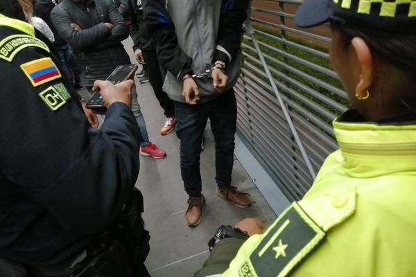 Ladrón madrugó a robar en TransMilenio y la Policía también para atraparlo