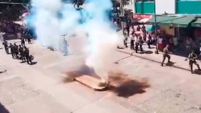 Gas extraño activado por militares dejó cincuenta personas afectadas en desfile del 20 de julio en Antioquia