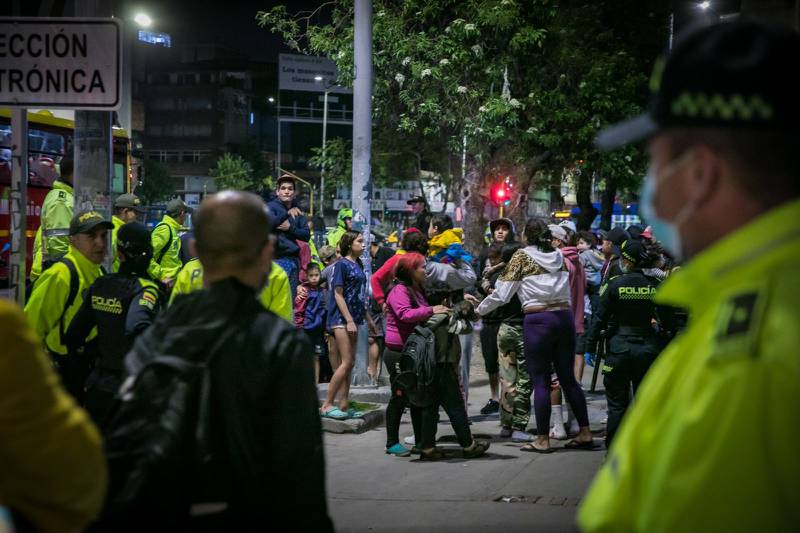 Autoridades en Bogotá hacen operativo nocturno - Policía Bogotá