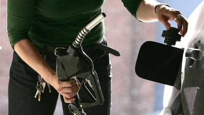 Gasolina en enero de 2024: Gobierno anunció que subirá el galón