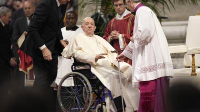 ¿Qué le ocurre al poder papal cuando un papa está inconsciente? 
