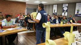 Se abrió la convocatoria para profesionalizar a los plomeros de Medellín