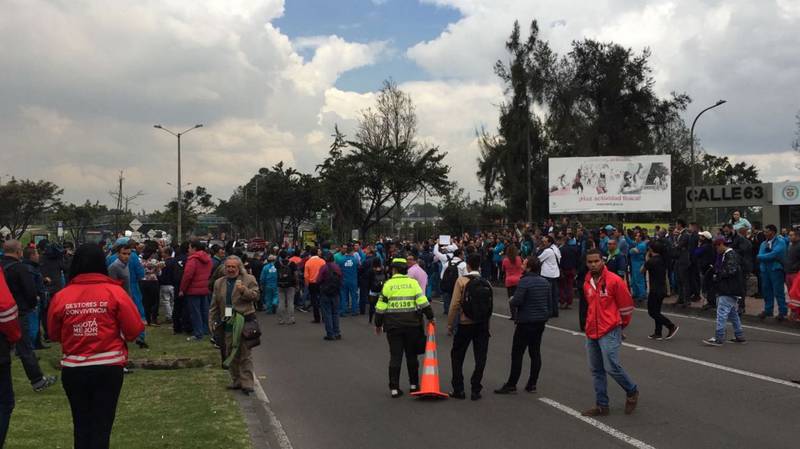 sindicato de la ETB bloqueó la calle 63 de Bogotá