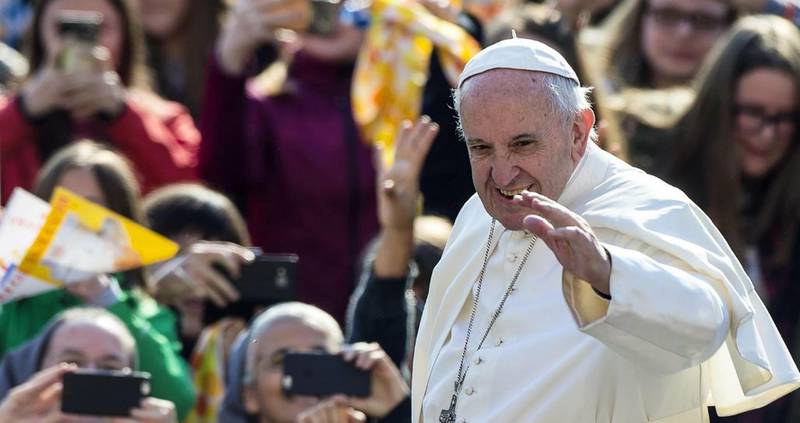 papa condena el terrorismo en la misa de Domingo de