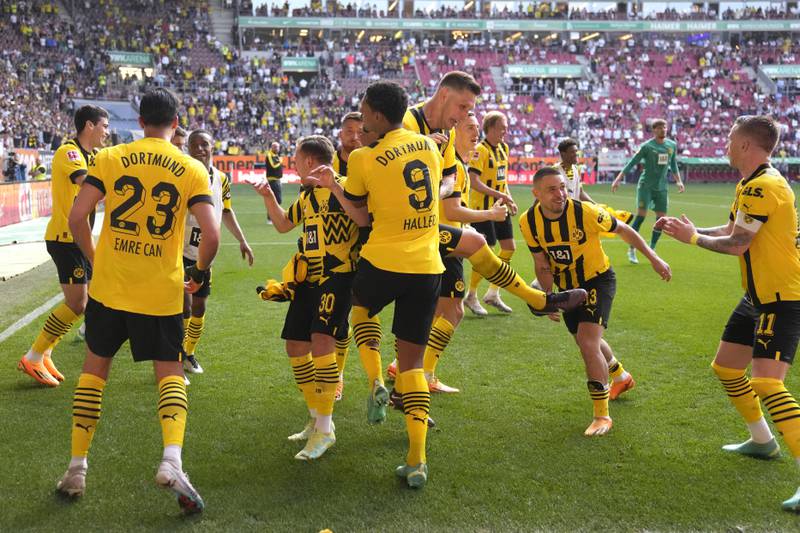 Borussia Dortmund podría arrebatarle el título de Bundesliga al Bayern Múnichs.