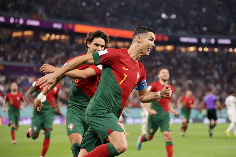 Cristiano Ronaldo agrandó su leyenda en el discutido triunfo de Portugal