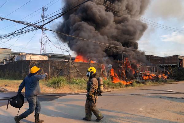 Explosión y un grave incendio se presenta al norte Cali, en una bodega industrial