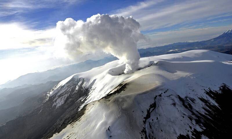 Volcán Nevado del Ruiz cerca a Manizales, en alerta naranja