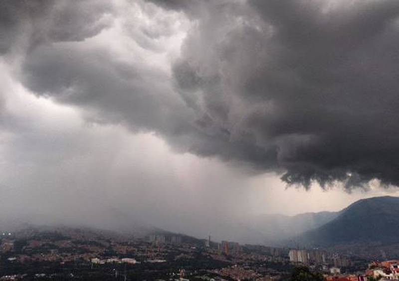 Inundaciones por aguacero en Medellín y Bello