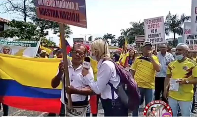 Primera protesta contra el Gobierno de Gustavo Petro.