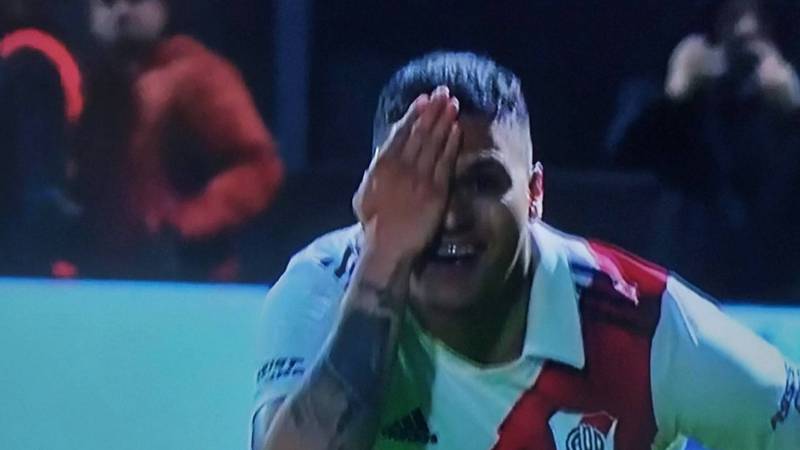 Gol olímpico de Juan Fernando Quintero en Patronato vs. River Plate