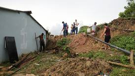 En fotos: diez casas se desplomaron por deslizamiento en Barranquilla