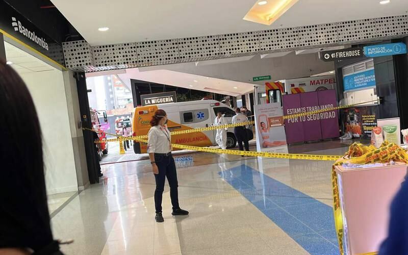 Ataque con químico en centro comercial de Sabaneta Antioquia