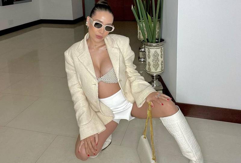 Una de sus seguidores le pidió a Luisa Fernanda W un outfit para salir a comprar pan de una manera elegante, pero a la vez muy sensual.
