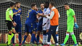 (VIDEO) Mario Balotelli amenazó con abandonar el Verona-Brescia por cánticos racistas