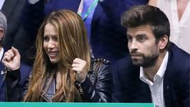 Video | Piqué ’gambeteó’ a Shakira en su casa cuando recogía a sus hijos