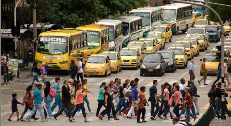 Transportadores de colectivos en Medellín están en alerta