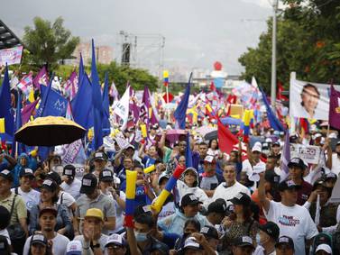 Con emotivo mensaje, Federico Gutiérrez cerró su campaña en Medellín
