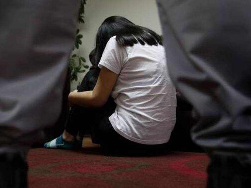 Padres de niñas abusadas sexualmente tuvieron que dejar su casa tras amenazas de muerte por parte del abusador 