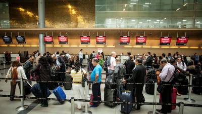 Pasajeros de Avianca se ‘rebotaron’ por demoras en el aeropuerto El Dorado
