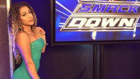 Filtran fotos desnuda de luchadora y presentadora de la WWE