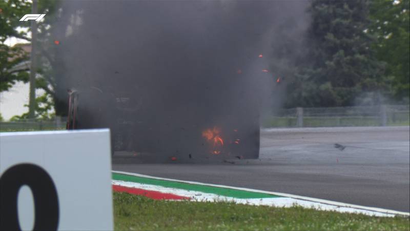 Incendio y explosión en auto de Fórmula 1 durante la clasificación en Imola