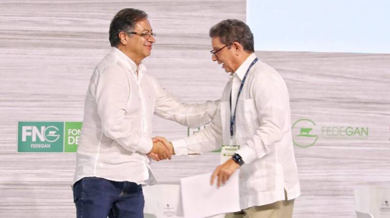 Gustavo Petro y José Féix Lafaurie en Barranquilla.