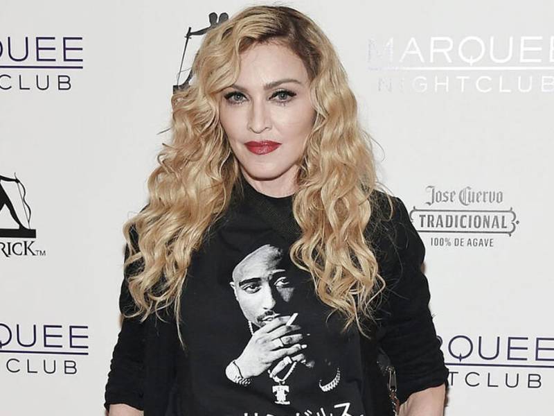 Un Santa Claus sufre accidente en concierto de Madonna