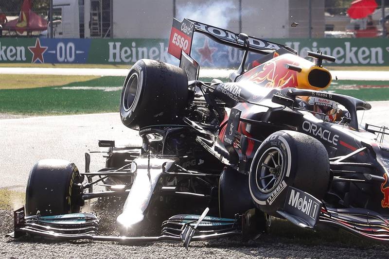 Dramático accidente entre Hamilton y Verstappen enciende la Fórmula 1