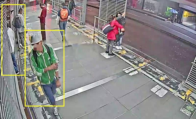Ladrones fueron sitiados en una estación de TransMilenio en Bogotá.