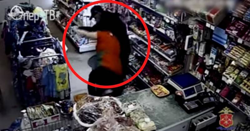 Trabajadora de tienda tumbó al ladrón que le puso una navaja en el cuello para asaltarla