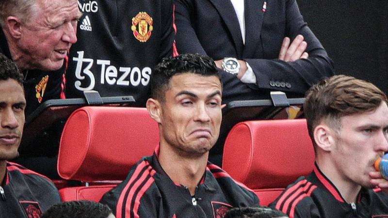Cristiano Ronaldo mostró su enojo por no ser titular en el debut del Manchester United en Premier.